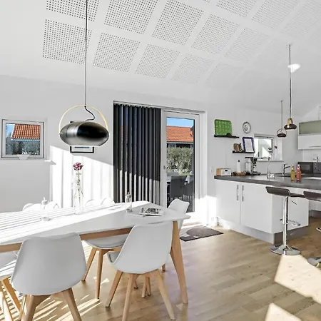 Ferienhaus 3 Bedroom Beautiful In