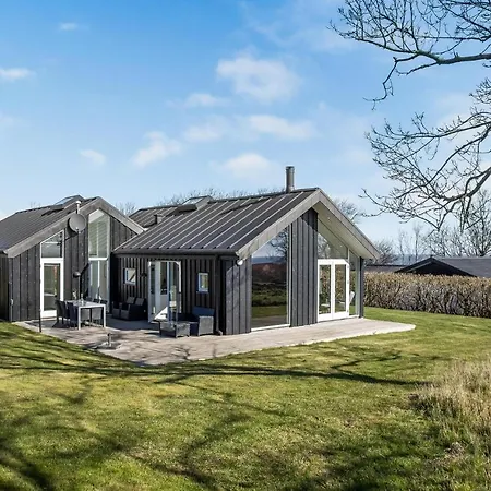 Casa vacanze 3 Bedroom Beautiful In Allinge-Sandvig
