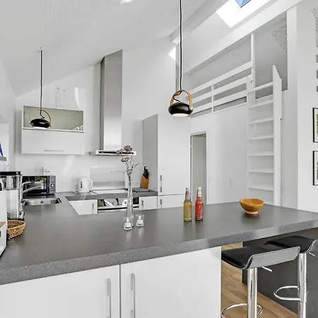 3 Bedroom Beautiful In Casa vacanze *