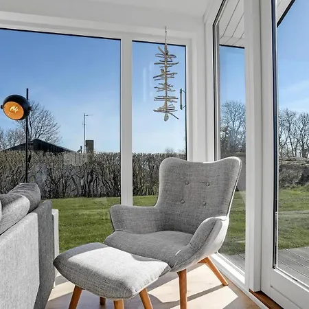 3 Bedroom Beautiful In Ferienhaus